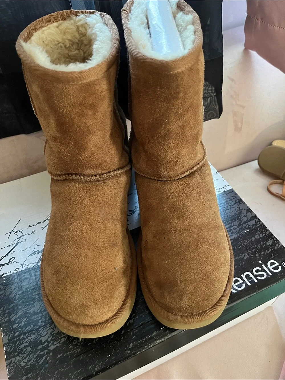 UGG Australia Classic Short Chestnut Suede Shearling Boots Authentic ✨